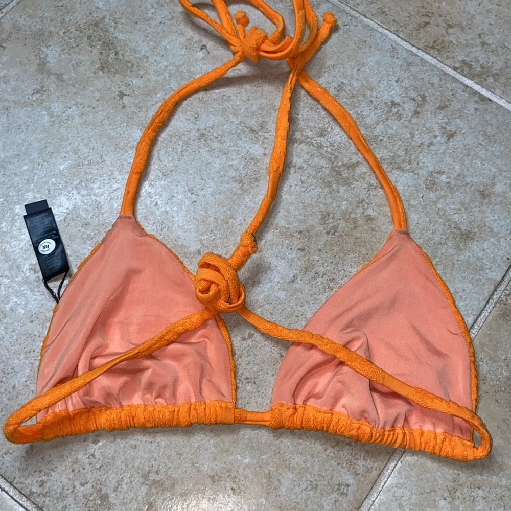 BEACH RIOT size M Winona Bikini Top in Hibiscus Sorbet - Picture 4 of 4